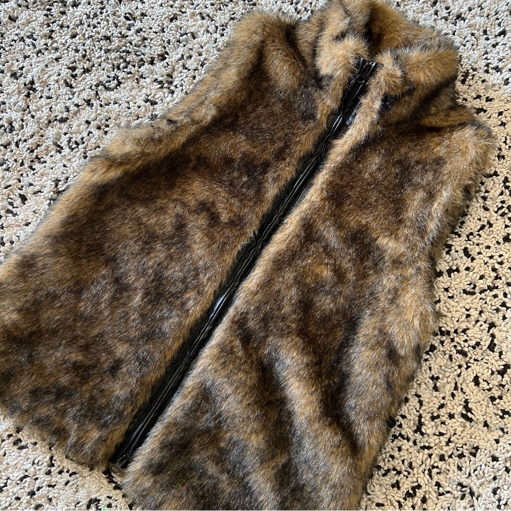 Newport News Faux Fur Vest Brown Tan Full Zip Women’s Size Large - Picture 2 of 12